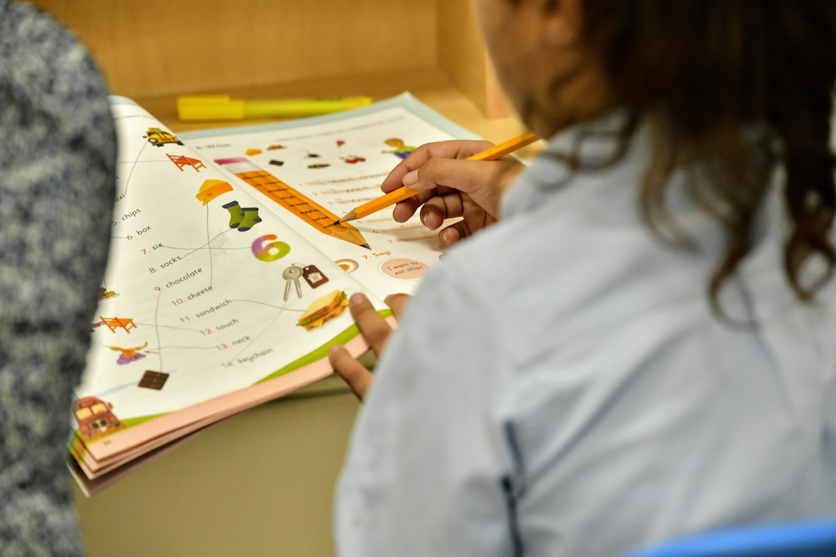 Näringsläkare som arbetar med kostplanering och hälsoinformation